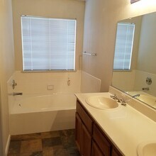 1001 Iron Ct in Vacaville, CA - Building Photo - Building Photo