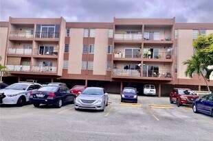 1900 W 68th St in Hialeah, FL - Building Photo