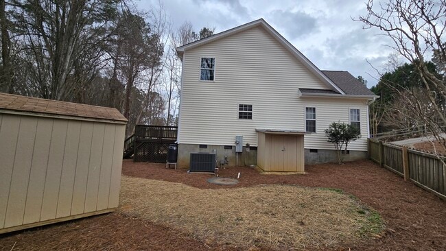 51 W Field St in Pittsboro, NC - Building Photo - Building Photo