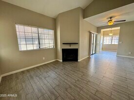 930 N Mesa Dr in Mesa, AZ - Building Photo