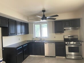 354 Highland Ave, Unit 2 second floor in Clifton, NJ - Building Photo - Building Photo
