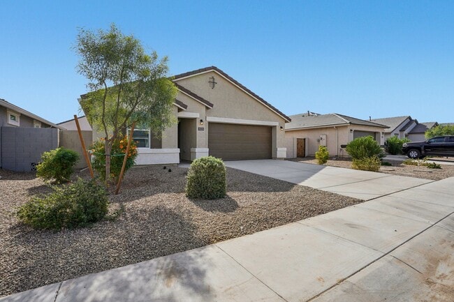 Solana Place at Carlton Commons