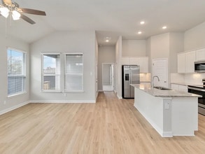 358 Nespral Dr in San Antonio, TX - Building Photo - Building Photo