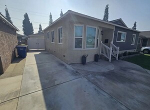 6522 Glorywhite St in Lakewood, CA - Building Photo - Building Photo