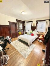 11 Euston St, Unit 3 in Brookline, MA - Foto de edificio - Building Photo
