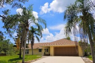 8280 Ibis St in Sarasota, FL - Building Photo