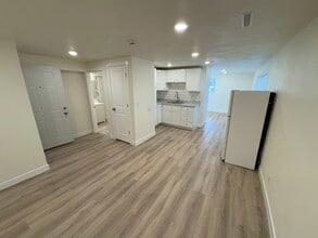 6120 Strathmore Ln, Unit B in Madison, WI - Building Photo - Building Photo