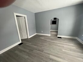 715 Vine St in Erie, PA - Building Photo