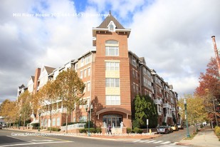 35 W Broad St, Unit 425 in Stamford, CT - Building Photo