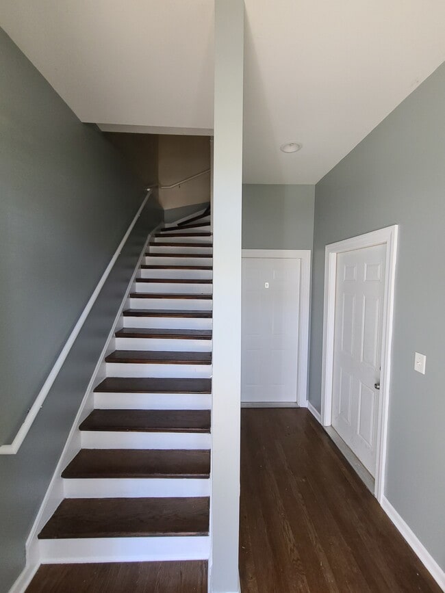 3412 W Fulton Blvd, Unit 2nd Floor