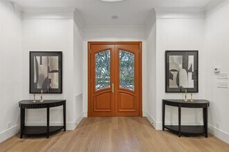 6 St Laurent Pl in Dallas, TX - Building Photo - Building Photo