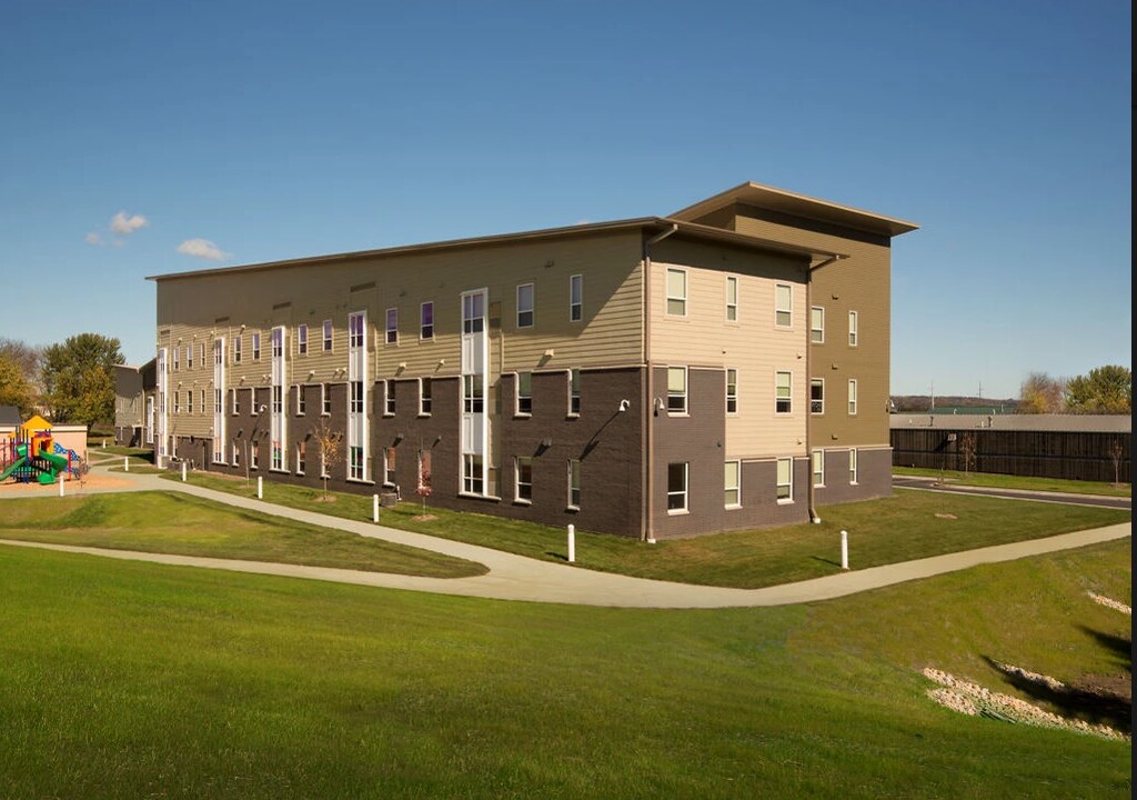 Gage East Apartments in Rochester, MN - Building Photo