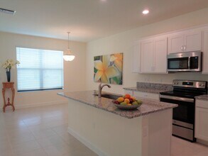 10004 W Villa Cir in Vero Beach, FL - Building Photo - Building Photo