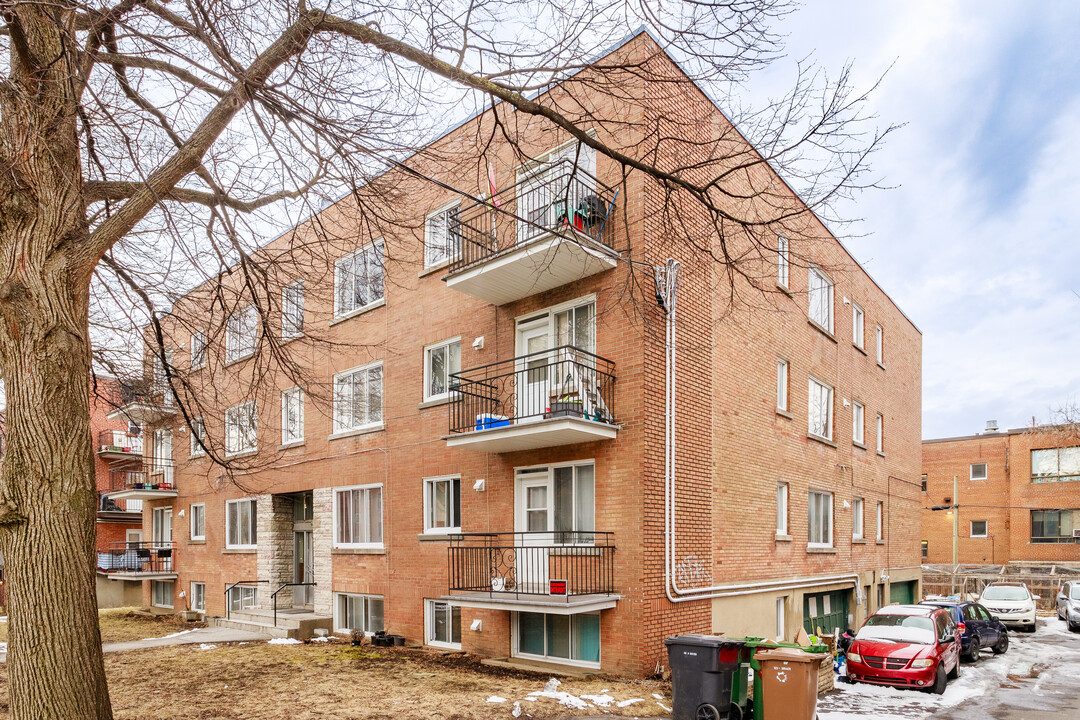 4865 Édouard-Montpetit Boul in Montréal, QC - Building Photo