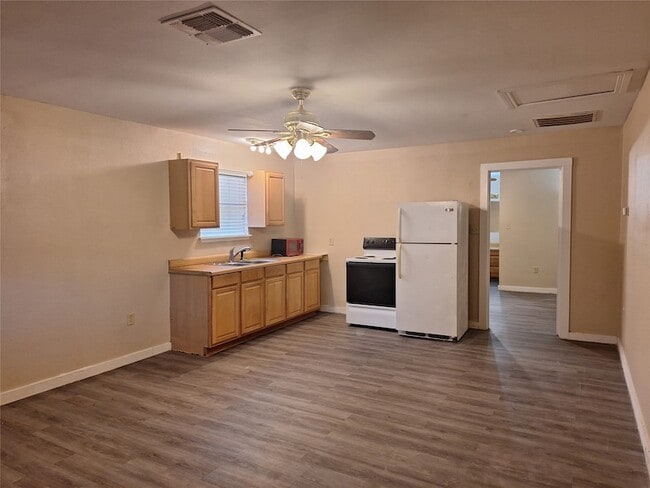 6107 Williams Rd