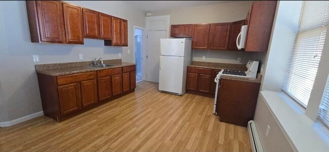 18 E 17th St in Bayonne, NJ - Building Photo - Building Photo