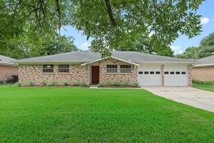 5815 Effingham Dr in Houston, TX - Building Photo
