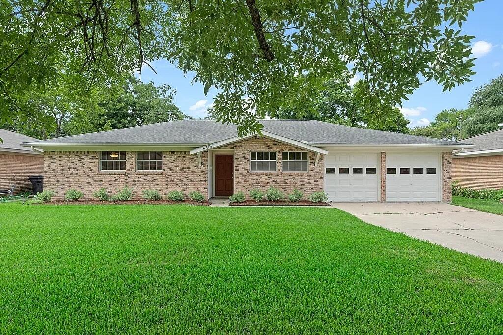 5815 Effingham Dr in Houston, TX - Building Photo