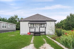 365 Rd 5605 in Cleveland, TX - Building Photo