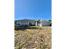1426 SE 14th St in Cape Coral, FL - Building Photo