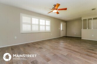 5048 Brandeis Cir W in Sarasota, FL - Building Photo - Building Photo