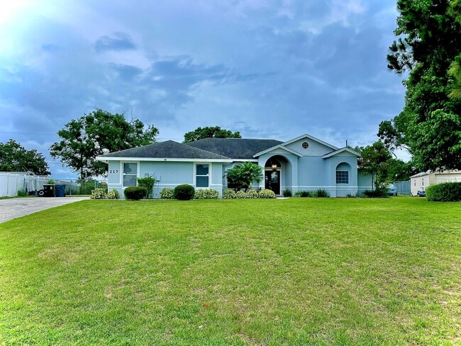 257 White Cliff Blvd in Auburndale, FL - Building Photo - Building Photo