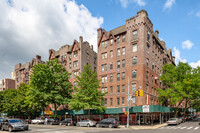 446 Kingston Avenue in Brooklyn, NY - Foto de edificio - Building Photo