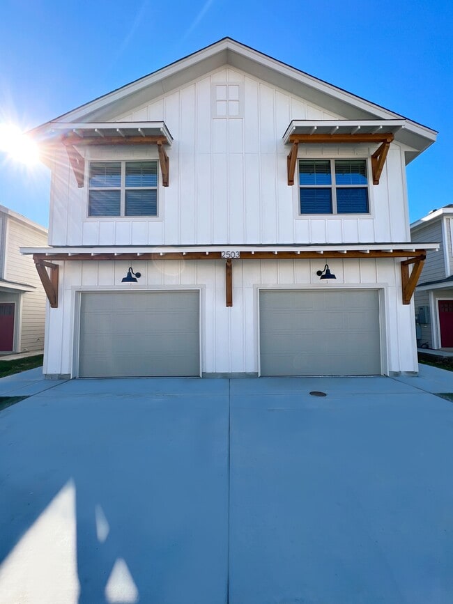 property at 2503 Lynwood Bnd