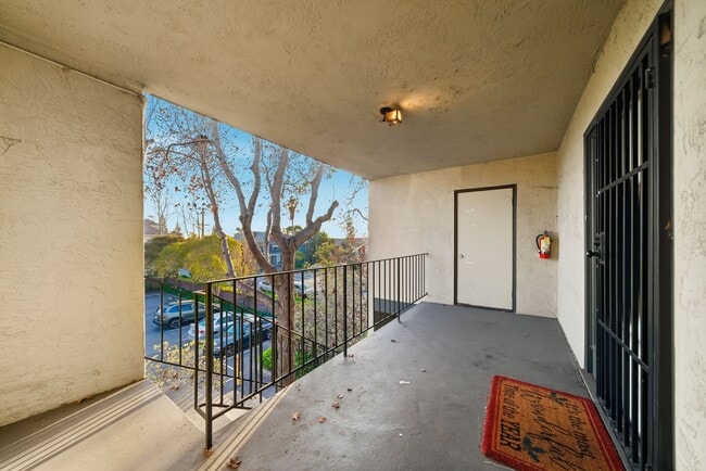 3009 Dana St, Unit C in Berkeley, CA - Foto de edificio - Building Photo