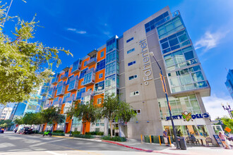 1025 Island Ave, Unit 708 in San Diego, CA - Foto de edificio - Building Photo