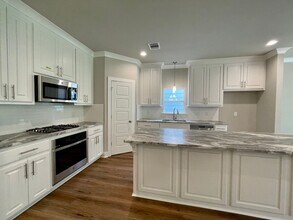 7228 Rolling Fork Rd in Baton Rouge, LA - Building Photo - Building Photo