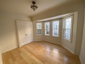 2545 N Oakland Ave, Unit 2545 in Milwaukee, WI - Building Photo - Building Photo
