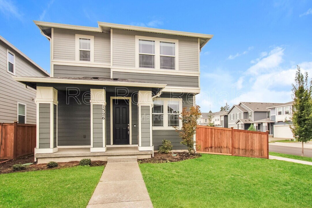 1526 27th St NW in Puyallup, WA - Building Photo