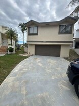 10034 SW 221st St Rd in Cutler Bay, FL - Building Photo
