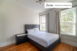 Room in Shared 5 bed/2 bath home in Boston, MA - Building Photo