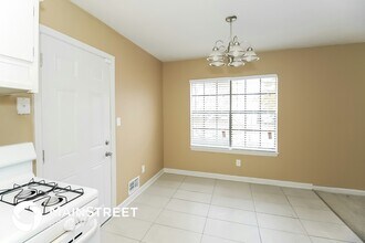 7025 Winkfield Pl in College Park, GA - Foto de edificio - Building Photo