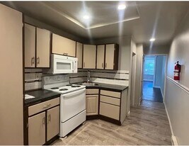 1430 Walnut St in Ashland, PA - Building Photo