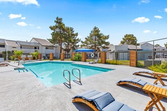 Allora at Spring Valley in Las Vegas, NV - Foto de edificio - Building Photo