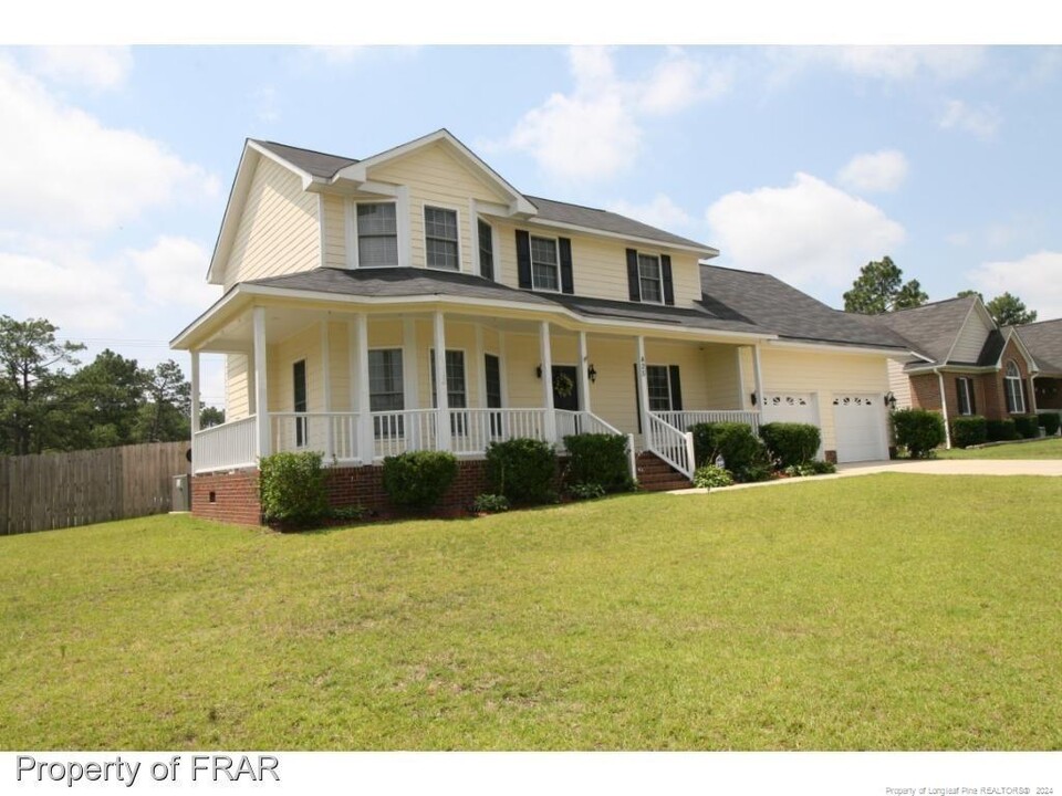 425 Dunblane Way in Fayetteville, NC - Building Photo