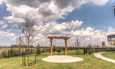 19400 W Bellfort St in Richmond, TX - Building Photo - Building Photo