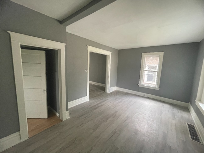 2106 W Millman St in Peoria, IL - Building Photo - Building Photo
