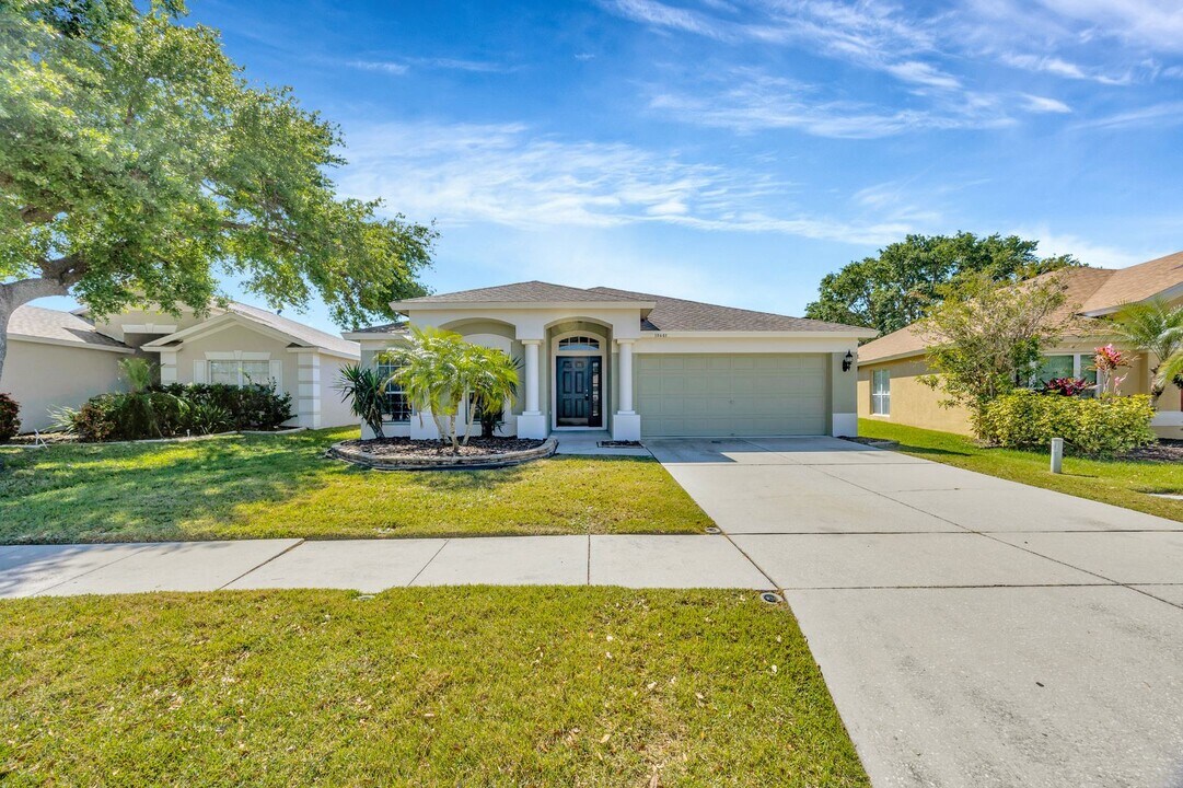 10461 Hunters Haven Blvd in Riverview, FL - Building Photo