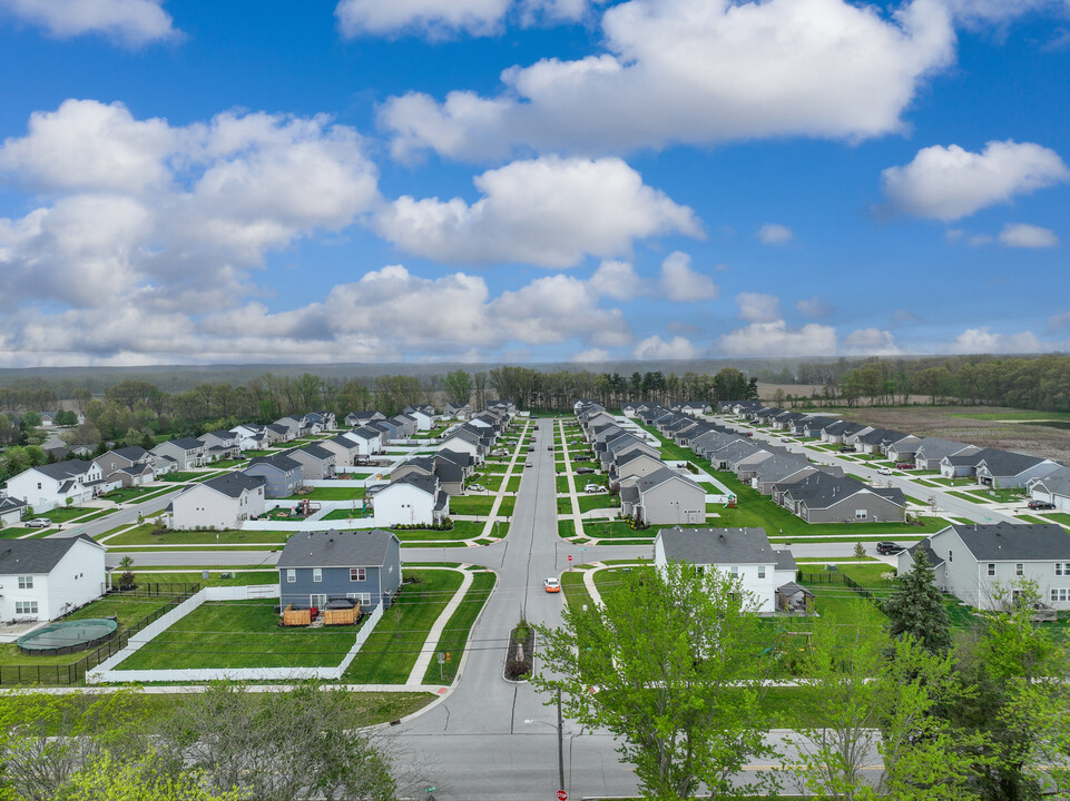 Olthof Homes Springdale in Chesterton, IN - Foto de edificio