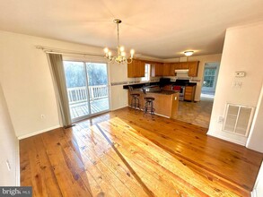 2908 N Independence Dr in Montross, VA - Foto de edificio - Building Photo