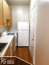 3921 N Pine Grove Ave, Unit 3914-3W in Chicago, IL - Building Photo - Building Photo