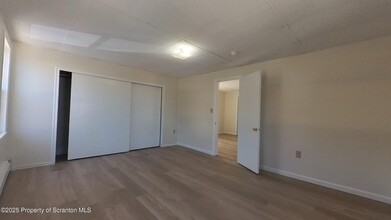 86 Lee Park Ave in Hanover, PA - Building Photo - Building Photo