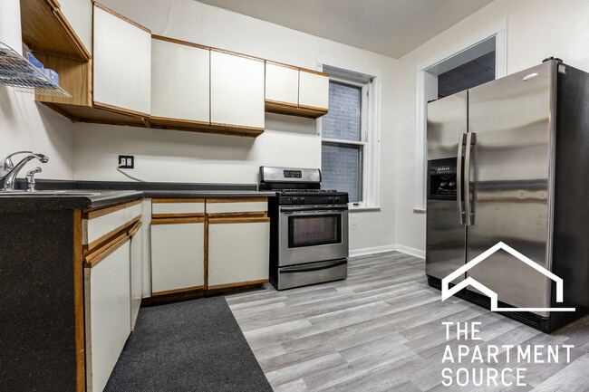 1245 W Newport Ave, Unit 2