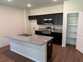 3109 Mesa Dr in Longview, TX - Building Photo - Building Photo