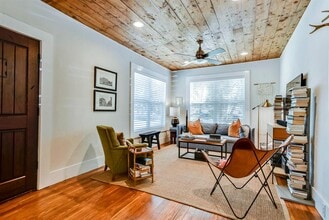 1011 E 14th St in Austin, TX - Foto de edificio - Building Photo