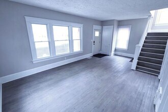 893 Delia Ave in Akron, OH - Building Photo - Building Photo